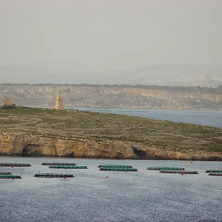 Modern & Spacious 2br Penthouse With Terrace - Close To Qawra 公寓 *