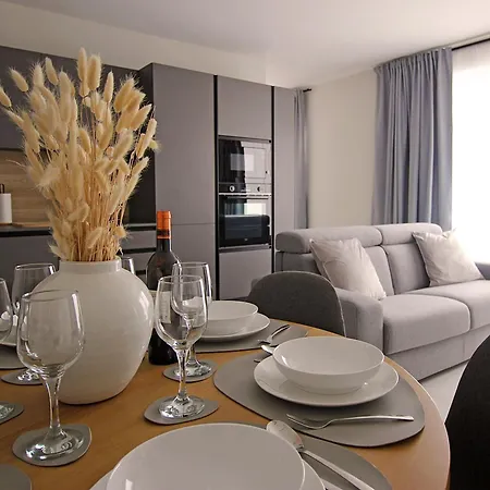 Modern & Spacious 2br Penthouse With Terrace - Close To Qawra *