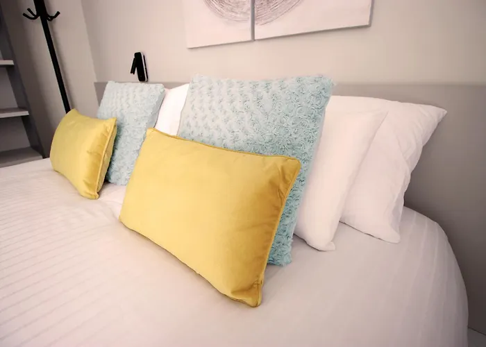 Modern & Spacious 2br Penthouse With Terrace - Close To Qawra *