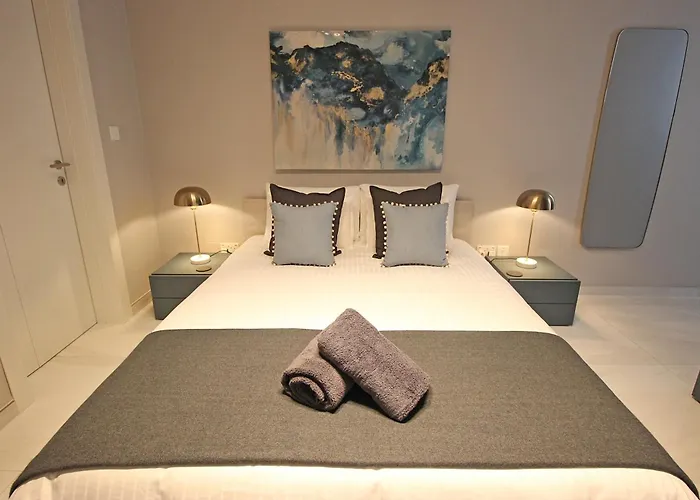 Modern & Spacious 2br Penthouse With Terrace - Close To Qawra St. Paul's Bay