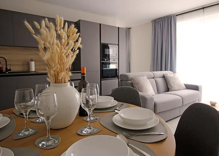 Modern & Spacious 2br Penthouse With Terrace - Close To Qawra *